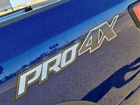 Used 2021 Nissan Titan PRO-4X w/ Pro-4x Convenience Package image 12