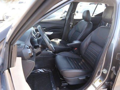 Used 2020 Nissan Kicks SR w/ SR Premium Package FWD image 9