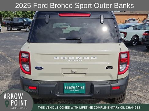 Used 2025 Ford Bronco Sport Outer Banks AWD/4WD image 10