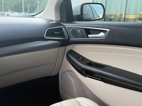 Used 2021 Ford Edge Titanium FWD image 26