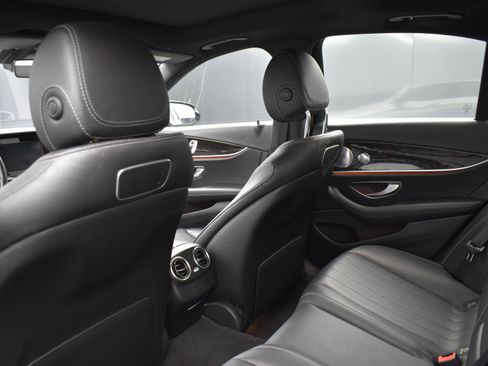 Used 2019 Mercedes-Benz E 450 4MATIC Sedan w/ Driver Assistance Package image 8
