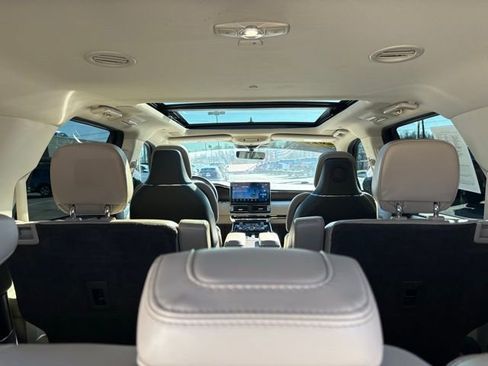 Used 2022 Lincoln Navigator Reserve image 34