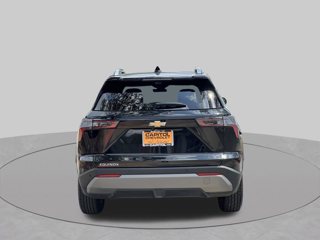 Used 2025 Chevrolet Equinox LT w/ Convenience Package II FWD image 4