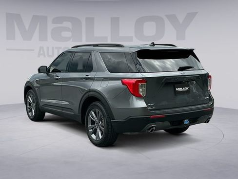 Used 2021 Ford Explorer XLT w/ Equipment Group 202A AWD/4WD image 3