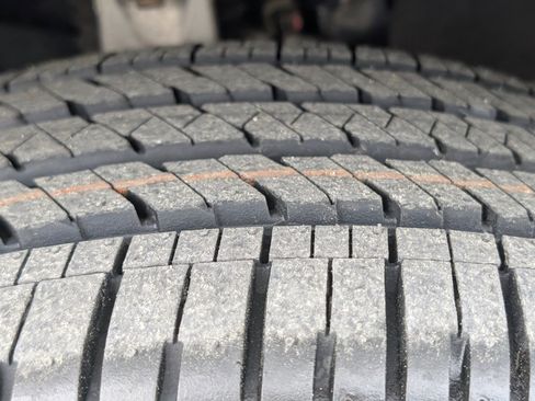 Used 2017 Jeep Grand Cherokee Overland image 29