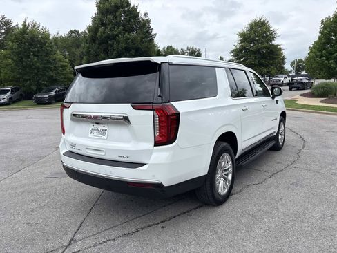 Used 2023 GMC Yukon XL SLT AWD/4WD image 8