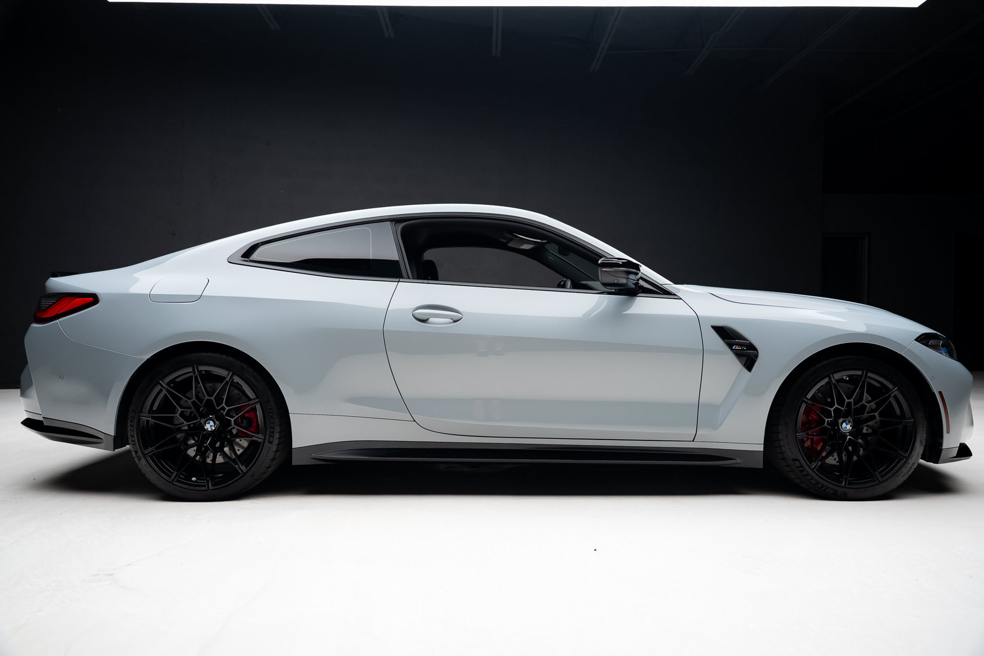 Used 2021 BMW M4 Coupe w/ Executive Package RWD image 37