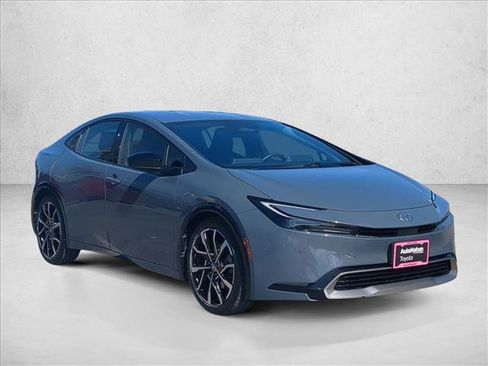 Used 2023 Toyota Prius Prime image 3