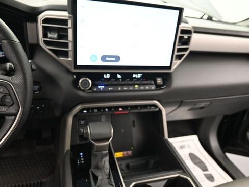 Used 2025 Toyota Tundra Limited AWD/4WD image 19