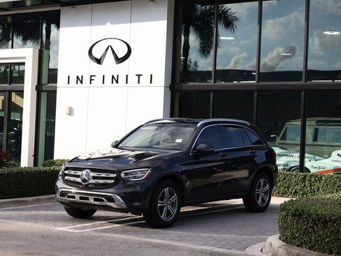 Used 2022 Mercedes-Benz GLC 300 image 1