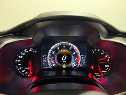 Used 2014 Chevrolet Corvette Stingray Coupe RWD image 5