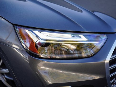 Used 2023 Audi SQ5 Premium Plus w/ Premium Plus Package image 6