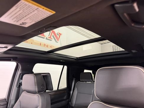 Used 2023 Chevrolet Tahoe Premier w/ Advanced Technology Package AWD/4WD image 15