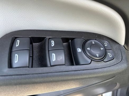 Used 2021 Chevrolet Equinox LS w/ LS Convenience Package image 13