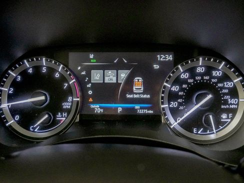 Used 2021 Toyota Highlander XLE image 39