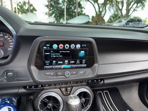 Used 2018 Chevrolet Camaro SS RWD image 35
