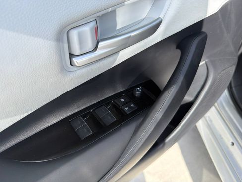 Used 2026 Toyota Corolla SE FWD image 16
