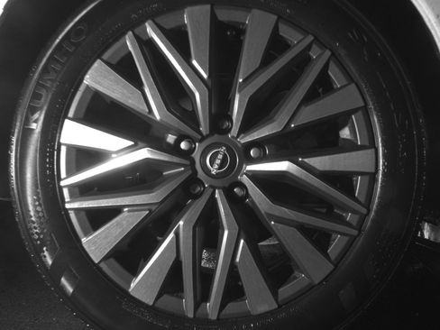 Used 2025 Nissan Altima 2.5 SV image 15