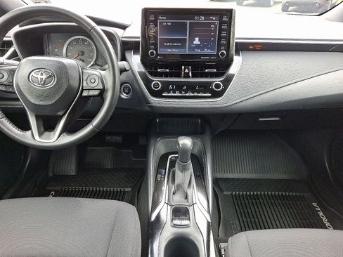 Used 2022 Toyota Corolla Hatchback image 15