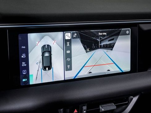 New 2026 Porsche Macan 4 Electric image 23