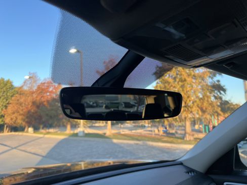 Certified 2021 Volkswagen Atlas SE image 25