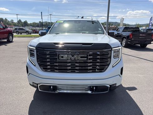 Used 2026 GMC Sierra 1500 Denali Ultimate AWD/4WD image 2
