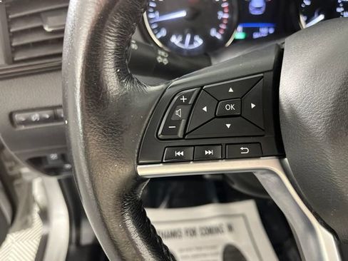Used 2019 Nissan Rogue SV w/ Sun & Sound Touring Package FWD image 22