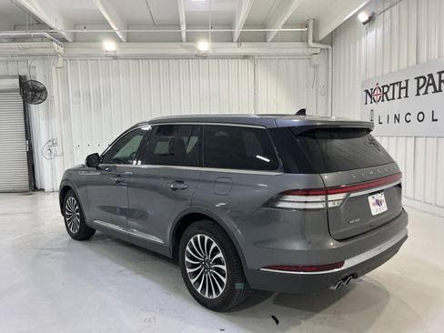 Used 2023 Lincoln Aviator Reserve w/ Elements Package Plus image 3
