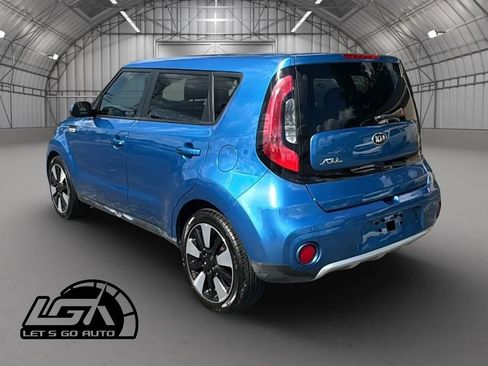 Used 2017 Kia Soul + w/ Designer's Package FWD image 5