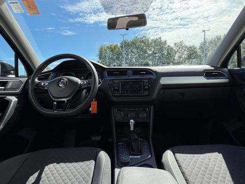 Used 2018 Volkswagen Tiguan S image 27