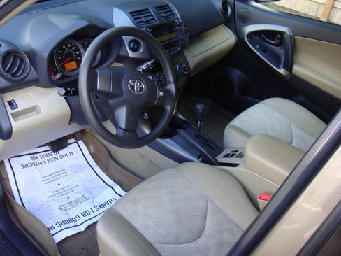Used 2010 Toyota RAV4 4WD image 11