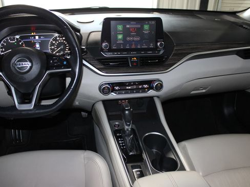 Used 2019 Nissan Altima 2.5 Platinum FWD image 14