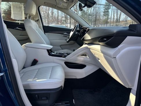 Used 2022 Buick Envision Avenir w/ Technology Package II image 17