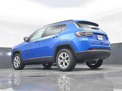 New 2025 Jeep Compass Latitude image 42
