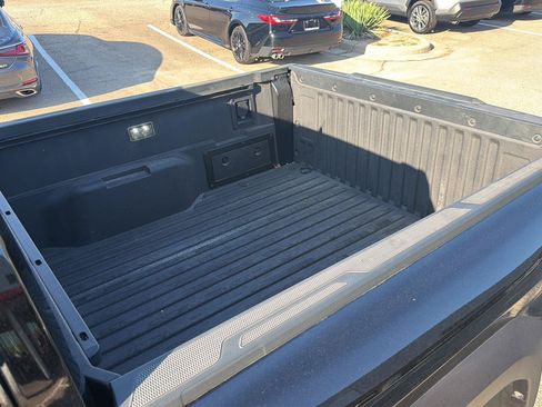 Certified 2025 Toyota Tacoma TRD Off-Road AWD/4WD image 13