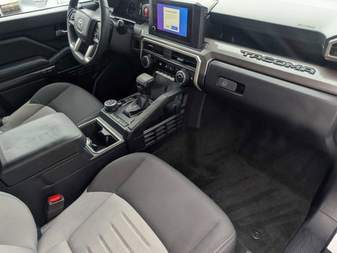 Certified 2024 Toyota Tacoma TRD Off-Road AWD/4WD image 22