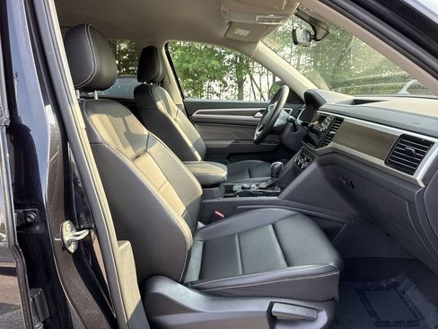Used 2023 Volkswagen Atlas SE AWD/4WD image 25