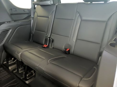 Used 2021 GMC Yukon Denali w/ Denali Premium Package image 18