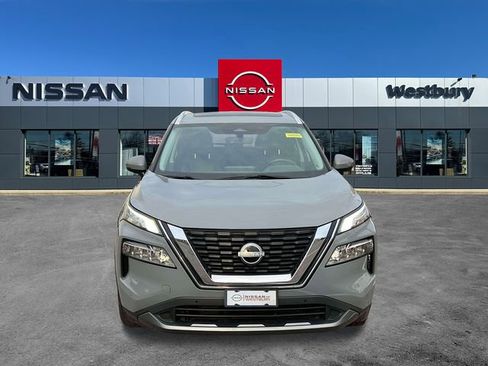 Used 2023 Nissan Rogue SL w/ SL Premium Package image 2