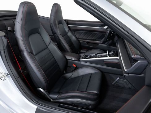 Used 2021 Porsche 911 Turbo image 39