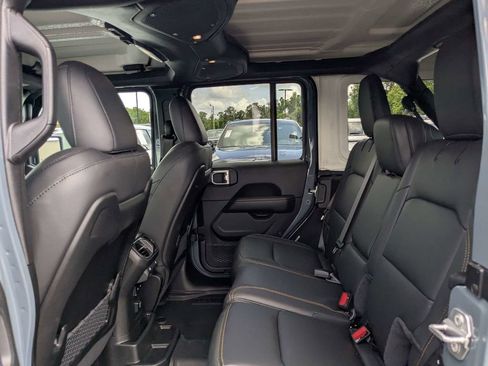 New 2026 Jeep Wrangler Unlimited Sahara AWD/4WD image 14