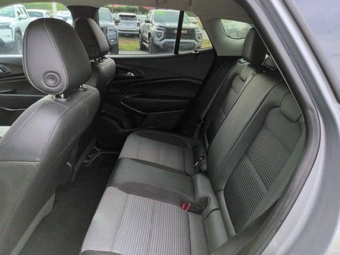 Used 2024 Chevrolet Trax LT FWD image 13