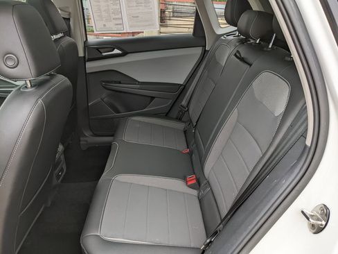 Certified 2023 Volkswagen Taos SE w/ Panoramic Sunroof Package AWD/4WD image 23
