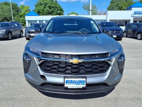 Used 2026 Chevrolet Trax LS w/ Driver Confidence Package FWD image 9