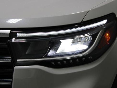 New 2026 Ford Explorer Active RWD image 54