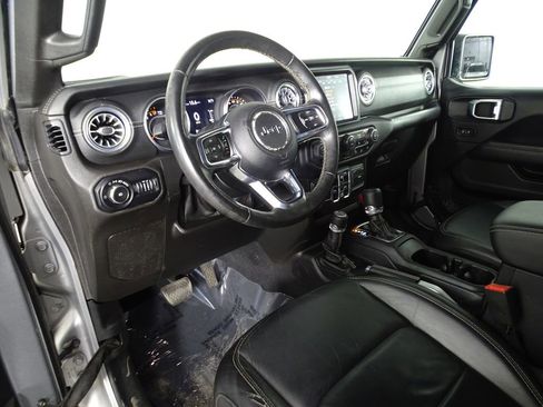 Used 2018 Jeep Wrangler Unlimited Sahara image 20