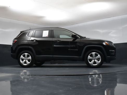 Used 2021 Jeep Compass Latitude w/ Convenience Group AWD/4WD image 32