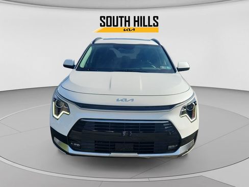 Certified 2025 Kia Niro EX Touring FWD image 8