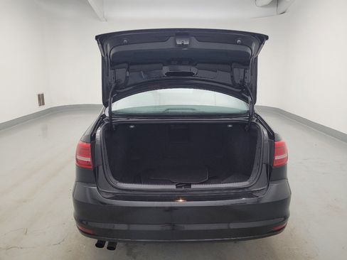 Used 2015 Volkswagen Jetta Sport FWD image 29