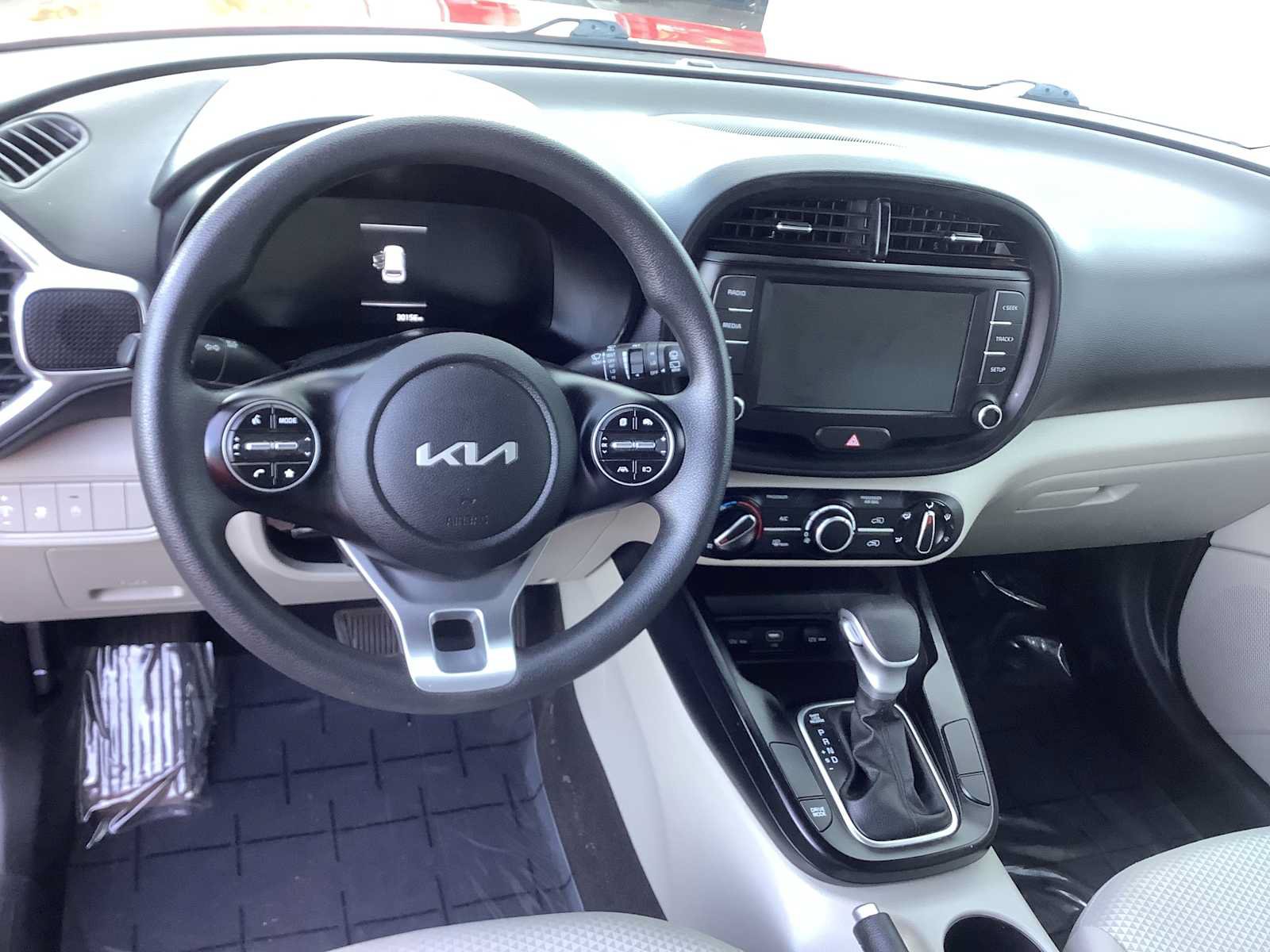 Used 2024 Kia Soul LX w/ Option Group 015 FWD image 10